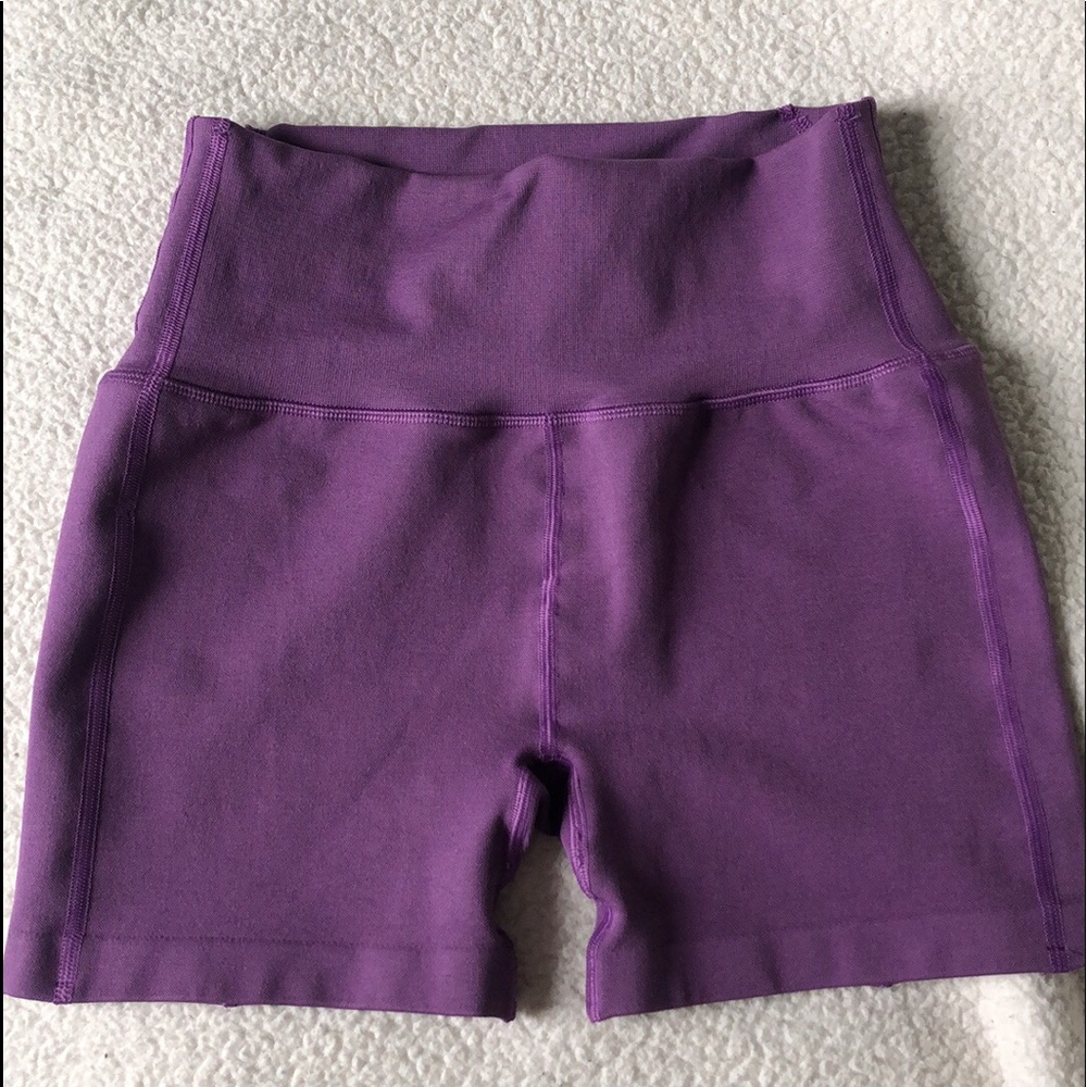 Alphalete r6 shorts (ultraviolet size medium)